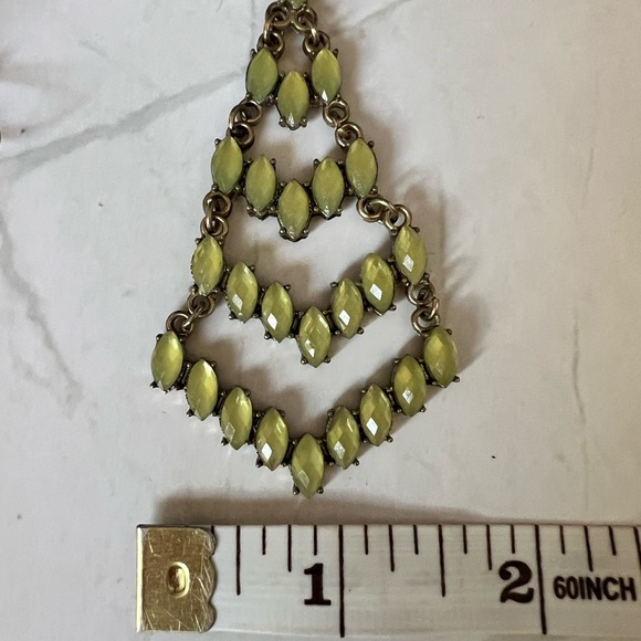 Dangling Green Four-Tiered Earrings NWOT - Picture 7 of 11